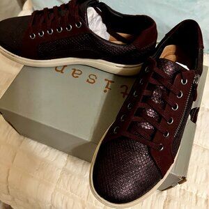 💙SALE💙 NWB Clarks Women's 9 W US/40 EU Nalle Lace Leather Sneakers - Wine